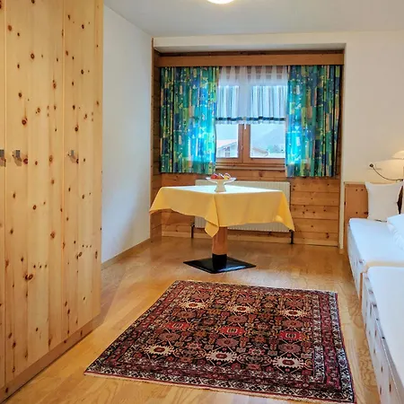 Ferienresidenz Raich - Appartements Mit Sky Wellness Und Garten Ried im Oberinntal Pokój zdjęcie