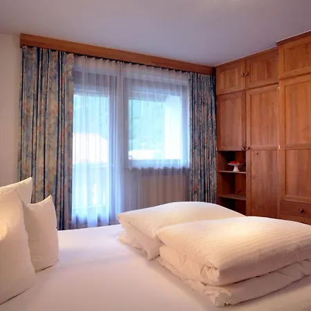 Ferienresidenz Raich - Appartements Mit Sky Wellness Und Garten Ried im Oberinntal Pokój zdjęcie
