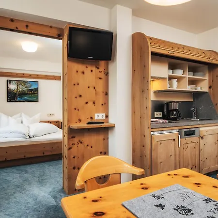 Ferienresidenz Raich - Appartements Mit Sky Wellness Und Garten Ried im Oberinntal Zewnętrze zdjęcie