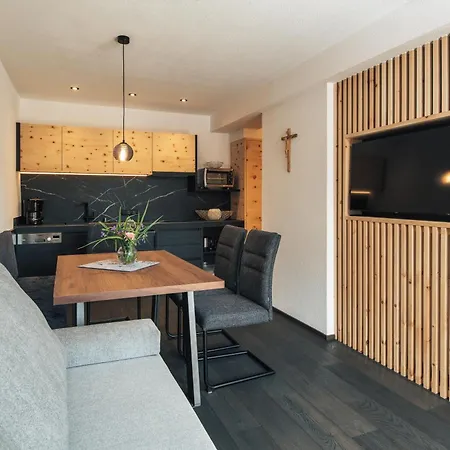 Ferienresidenz Raich - Appartements Mit Sky Wellness Und Garten Ried im Oberinntal Zewnętrze zdjęcie