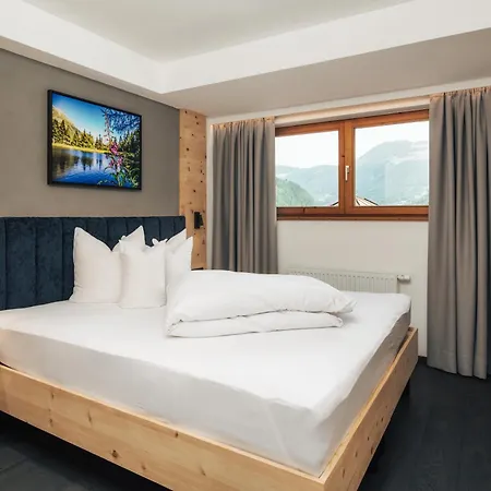 Ferienresidenz Raich - Appartements Mit Sky Wellness Und Garten Ried im Oberinntal Zewnętrze zdjęcie