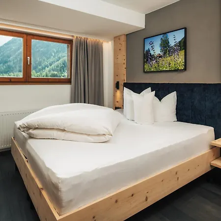 Ferienresidenz Raich - Appartements Mit Sky Wellness Und Garten Ried im Oberinntal Zewnętrze zdjęcie