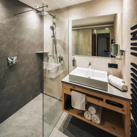 Ferienresidenz Raich - Appartements Mit Sky Wellness Und Garten Ried im Oberinntal Zewnętrze zdjęcie