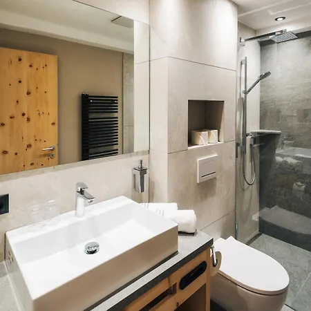Ferienresidenz Raich - Appartements Mit Sky Wellness Und Garten Ried im Oberinntal Zewnętrze zdjęcie