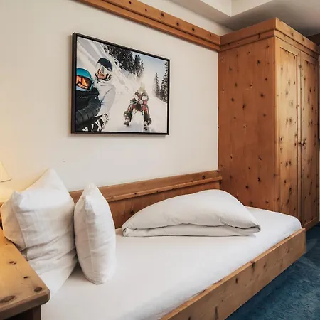 Ferienresidenz Raich - Appartements Mit Sky Wellness Und Garten Ried im Oberinntal Zewnętrze zdjęcie