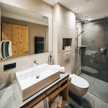 Ferienresidenz Raich - Appartements Mit Sky Wellness Und Garten Ried im Oberinntal Zewnętrze zdjęcie