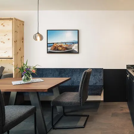 Ferienresidenz Raich - Appartements Mit Sky Wellness Und Garten Ried im Oberinntal Zewnętrze zdjęcie