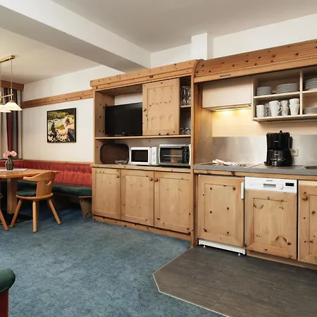 Ferienresidenz Raich - Appartements Mit Sky Wellness Und Garten Ried im Oberinntal Zewnętrze zdjęcie
